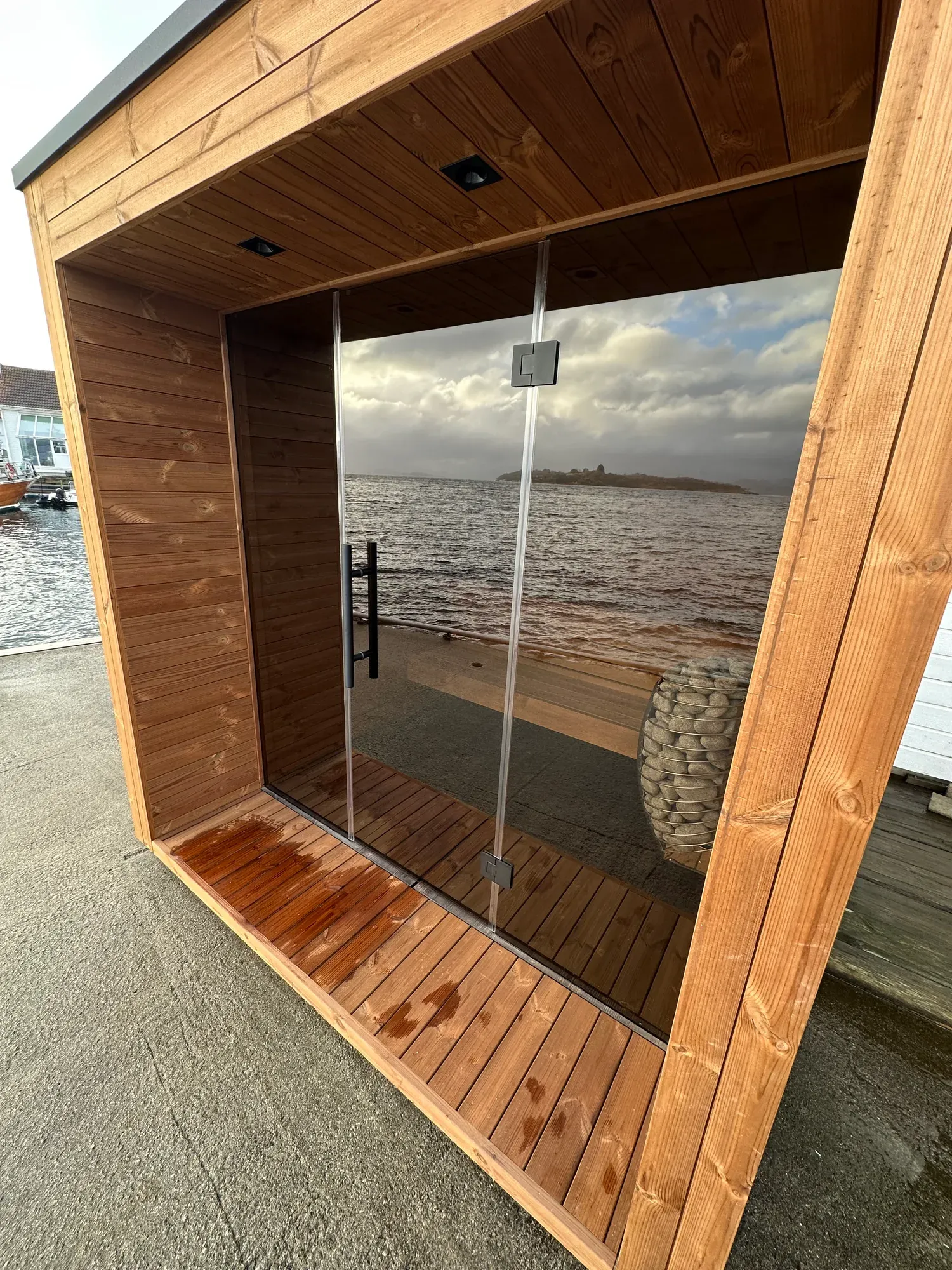Sauna med utsikt og plassering tett på naturen.